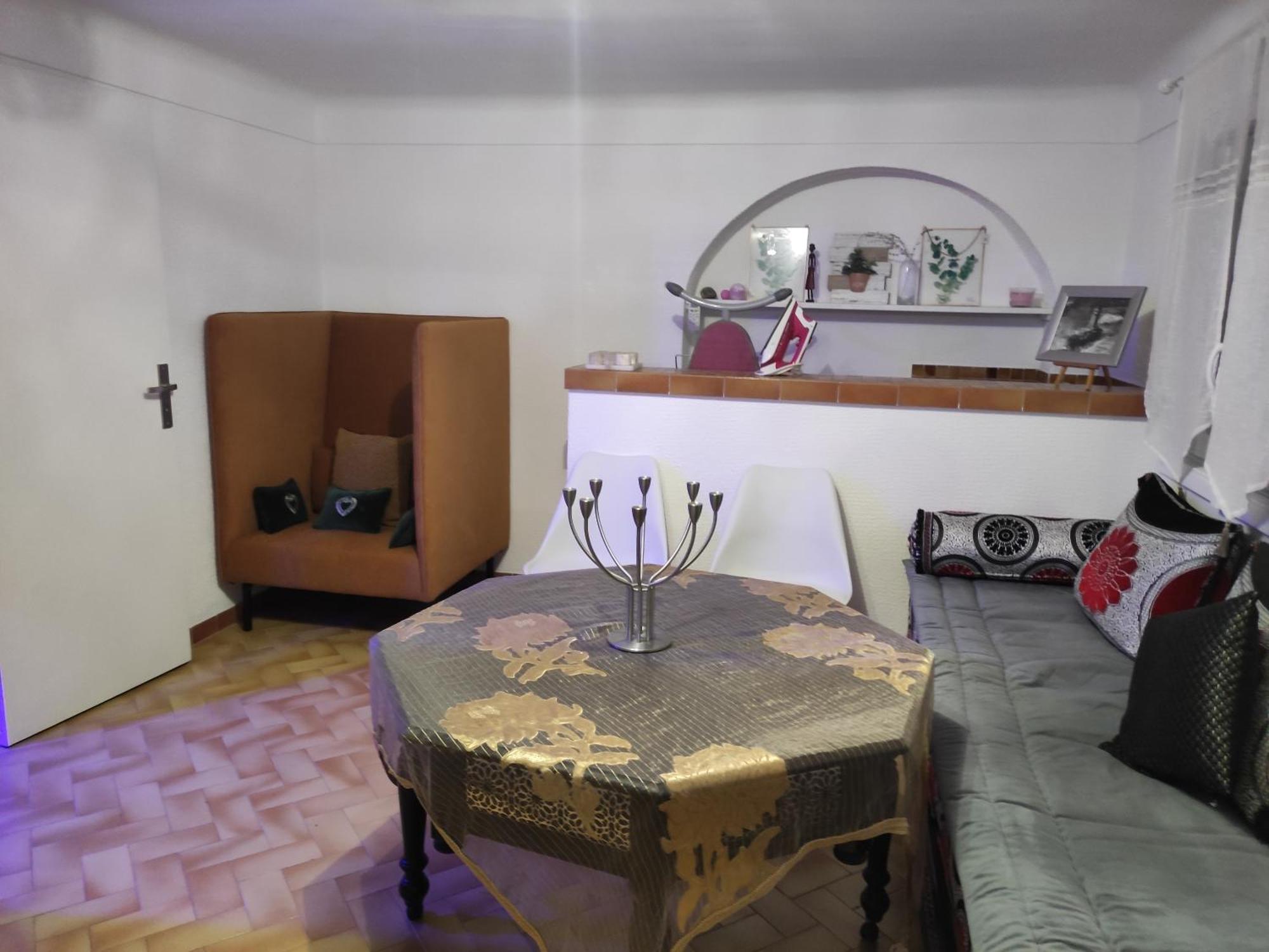 Maison En Rez-De Chaussee Pres Du Centre Ville D'Arles Room photo